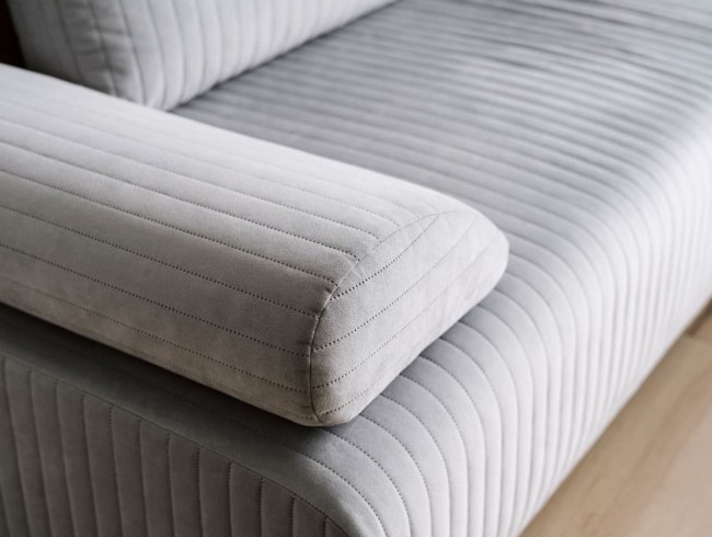 Reinigung und Reparatur von Polstermöbel © Shutterstock