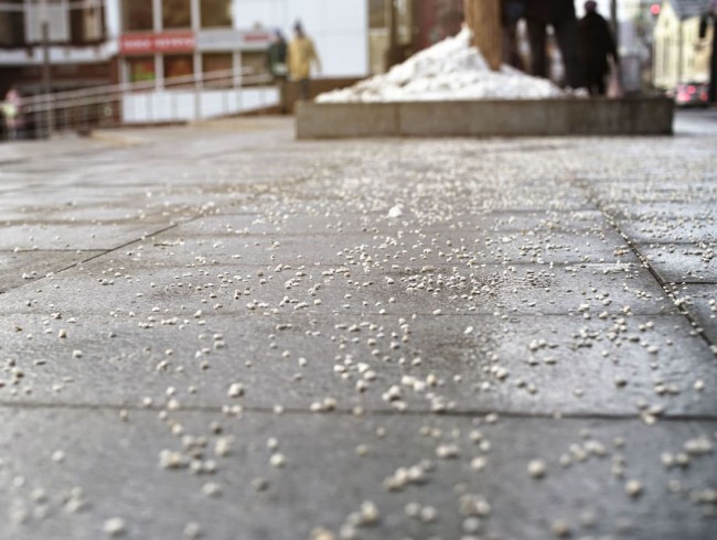 Schneefreie und enteiste Zugänge und Zufahrten © Shutterstock