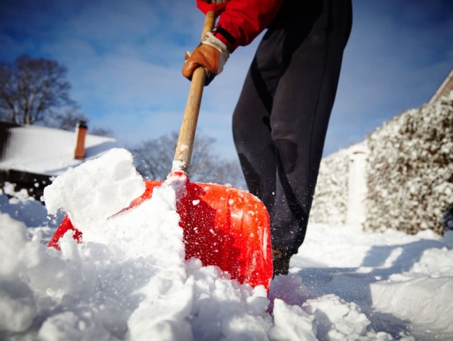 Schneeräumung und Winterdienst durch 4 Elemente Bischofshofen  © Shutterstock